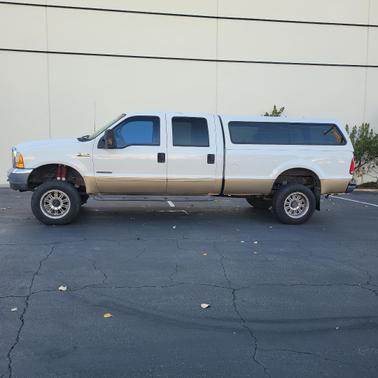 Photo 1 of 12 of 2000 Ford F-350 Lariat Crew Cab Super Duty